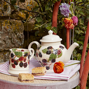 Emma Bridgewater Blackberry 3 Mug Teapot